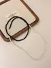 Estilo Coreano Celebridade da Internet Simples Corrente para Clavícula Preto e Branco Elegante Colar de Pérolas Contas Lua Branca para Mulheres Verão Luxo Leve Tendência de Nicho