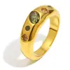 Moda Europeia e Americana Elegante Nicho Estiloso Joia de Mão Banhada a Ouro 18K de Aço Inoxidável Anel Geométrico com Zircônia Cor Diamante Feminino Retrô