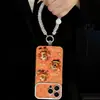 Pulsera del Dios de la Fortuna Adecuada para Funda de Teléfono Apple 17 Pro Max iPhone 15 Modelo Femenino de Año Nuevo 16 Cuero Electrochapado 14