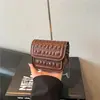 Bolso Pequeño Cuadrado de Concha Prensada de Moda para Mujer, Bolso de Hombro de Gama Alta, Simple y Versátil, Bolso Cruzado Mini de Cadena de Moda de Nicho
