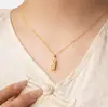 Nuevo Collar Cuadrado con Cubitos de Hielo Estampados para Mujer, Accesorio Colgante de Lujo Ligero de Alta Gama, Joyería de Cadena para Clavícula