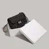 Bolso Nuevo de Tejido Estilo Nicho Lujo Ligero Estilo Chanel para Mujer, Bolso Cruzado Nuevo con Cadena al Hombro, Primavera 2026