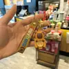 Llavero de cristal nuevo transfronterizo capibala colgante rey capibara colgante de animal para bolso regalo exquisito venta al por mayor