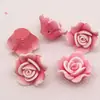 Flor de arcilla suave de 22 mm hecha a mano 3D decoración de rosa tridimensional material de producción para collar de joyería diy tocado antiguo