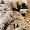 Juego de Cama de Terciopelo Leche para Conejos Madre y Cría Clase A Estilo Manta de Cama Cuatro Piezas Myllard Alto Gramaje Engrosado Cálido de Invierno Juego de Cuatro Piezas