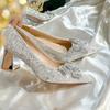 Zapatos de Boda de Cristal Nuevos 2024 Tacones Altos Plateados para Mujer Tacones Gruesos con Pedrería Zapatos de Dama de Honor Zapatos para el Vestido de Novia Principal