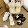 Acessórios para Sapato Clog Estilo Novo com Fivelas Decorativas 3D, Presilhas de Flor para Sapato, Botões Fofos de Estrela de Desenho Animado Urso Manteiga