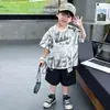 Conjunto de Verano para Niños 2026 Nuevo Elegante y a la Moda para Niños Pequeños de 3-5 Años, Conjunto de Dos Piezas de Manga Corta y Shorts para Niños