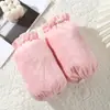 Fundas de manga blanca para mujer, diseñadas para el trabajo, para proteger contra la suciedad, adecuadas para otoño e invierno, ropa de oficina, nuevo estilo 2025, con adornos de perlas, para usar con chaquetas de plumón y chaquetas de forro polar