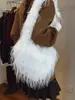 Bolso Nuevo para Mujer Otoño e Invierno 2026 Transfronterizo, Bolso Casual de Moda y Versátil, Bolso Peludo con Forma de Corazón, Bolso de Hombro de Felpa de Gran Capacidad