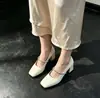 Zapatos Mary Jane de punta cuadrada para mujer, nuevo modelo 2026, tacón grueso, corte bajo, una correa con hebilla y cadena de pedrería, zapatos de estilo francés para mujer