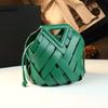 2026 Novo Estilo Cesta de Legumes Balde Bolsa Bolsa de Couro Genuíno Trançada Vazada Feminina Moda Bolsa de Mão Bolsa de Ombro Transversal