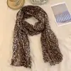 Pañuelo de Seda Plegado con Estampado de Leopardo Vintage para Mujer 2026 Nuevo Chal Exterior de Primavera y Otoño Bufanda de Moda de Gama Alta Protector Solar Calentador de Cuello
