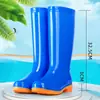 Botas de lluvia impermeables de caña media antideslizantes para mujer, zapatos de agua cálidos con forro de algodón para adulto de caña corta para cocina, zapatos de mujer de moda