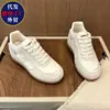 Zapatillas de entrenamiento alemanas para mujer 2026 verano nuevo versión coreana transpirables con suela gruesa altura de 7 cm que aumenta la altura versátiles de suela blanda deportivas casuales