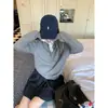 Suéter de malha cinza com gola polo estilo Miu para mulheres, adequado para usar em camadas no outono e inverno, com gola de lapela e base estilo coreano
