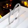Pulsera de Uñas Lujosa Ligera Tachonada con Diamantes para Mujer, Pulsera Abierta de Moda y Única con un Toque de Alta Gama, Popular Joyería Transfronteriza Europea y Americana Temu