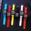 Reloj de Pulsera de Cuarzo con Correa de Silicona de Moda Transfronteriza para Hombres y Mujeres Color Reloj Deportivo Fabricante Venta al por Mayor