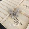 Broche de Borboleta Cinza Pérola Zircônia Francês Exquisito Super Fada Luxo Leve Distintivo Acessórios Decoração para Casaco Trench Suéter