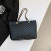 Bolso de moda sencillo para mujer, invierno 2023, nuevo bolso de mano sencillo, estilo retro, informal, de gran capacidad, para hombro.