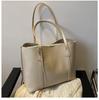 Bolsa de Ombro Feminina Elegante para o Trabalho Bolsa Grande Couro Macio 2021 Celebridade da Internet Nova Chegada Bolsa Tote Portátil Estudante Grande Capacidade Simples