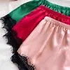 Conjunto de pijama para mujer transfronterizo con cuello de encaje, camisola y shorts, tres piezas sexy y elegante, lencería de satén de lujo, ropa de casa europea y americana
