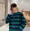 Camiseta de Manga Longa Listrada em Preto e Branco Moletom de Gola Redonda Masculino Camisa Top de Camada Interna Solta Masculina e Feminina Marca Trbottomy Simples