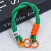 Cordón para Teléfono Móvil Huayang Tejido a Mano de Color Contrastante Colgante para Taza de Agua Antiperdida y Anticaída Pulsera de Joyería con Colgante Multicolor Personalizada