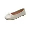 Zapatos planos plateados, elegantes, de suela plana, punta poco profunda, estilo francés, de suela blanda para mujer, nueva colección otoño 2026, con detalle de lazo, zapatillas ballet Mary Jane