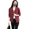 Chaqueta corta de mezclilla de algodón lavado estilo nuevo para mujer, primavera y otoño 2026, hecha a medida, cuello vuelto, 100% algodón, corte ajustado, mezclilla suave, casual