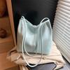 Bolsos de Mujer de Moda para la Temporada Primavera/Verano 2025 Bolso de Hombro Versátil Bolso Balde Casual