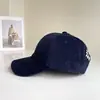 Boné de Baseball de Veludo Cor Sólida Estilo Retrô Japonês 2025 para Homens e Mulheres Par Tendência Outono e Inverno Básico Celebridade da Internet Boné Bico de Pato