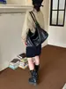 2026 Nova Bolsa Tote de Couro Macio Grande Capacidade Estilo Retrô Bolsa de Ombro Feminina com Sensação Relaxada e Preguiçosa Bolsa Transversal para o Dia a Dia