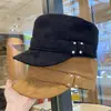 Sombrero ecuestre vintage de gamuza de copa plana para mujer, gorra casual de pico de pato pequeña para rostro, sombrero de artista elegante, moda otoño e invierno