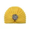 Gorro de Punto de Camelia Europeo y Americano con Pedrería y Perlas, Gorro de Poner, Gorro Turbante, Gorro de Lana Cálido de Otoño e Invierno Transfronterizo