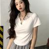 Design Sense Irregular Hem POLO Collar Cintura Alta Camiseta Curta 2024 Verão Nova Manga Curta Cor Sólida Top Mulheres