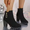 Moda europea y americana transfronteriza accesorio metálico botas de mujer 2025 otoño e invierno nuevo estilo tacón grueso punta redonda talla grande botines de tacón alto