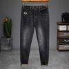 Jeans masculinos elásticos bordados outono e inverno cintura média slim fit calças skinny 2022 novas calças pretas e cinzas moda masculina