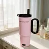 Novo copo de gelo transfronteiriço, copo térmico com canudo de aço inoxidável 304, alto valor estético, grande capacidade, copo de carro que mantém o frio