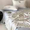 Verão Lanjing Tencel Verão Colcha Fresca Conjunto de Quatro Peças Bordado Desenho Animado Seda Gelo Fresca Colcha de Ar Condicionado Conjunto de Três Peças Lavável