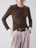 Camiseta de Color Contrastante en el Hombro Derecho para Mujer 2025 Otoño Nuevo Estilo Diseño Simple y de Moda Top Casual