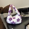 Invierno nuevo bolso de hombro de felpa femenino 2023 este año popular celebridad de internet flor fresca bolso de axila estilo coreano
