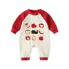 Mameluco de bebé de manga larga raglán bicolor en rojo con estampado de manzana y gato negro, mameluco para bebés niñas, fabricante de ropa para bebés