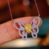 Collar con colgante de mariposa de hada de diseño sénior, joyería de diosa dulce, exquisito anillo de mariposa de diamante de color amarillo.