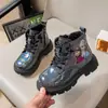 Botas Martin para Niñas con Forro de Felpa Otoño e Invierno Nuevas 2026 Botas de Princesa Elsa Botas de Cuero para Niños Botas Cortas para Bebé Suela Suave Antideslizante