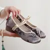 2024 Novos sapatos de tecido estampado estilo chinês cheongsam sapatos elegantes de camada única sapatos bordados estilo retro Old Beijing sapatos femininos estilo étnico