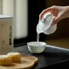 Exquisito Juego de Té Gaiwan de Cerámica Hueca de las Dinastías Tang y Song para Uso Doméstico, Diseño de Cortina de Perlas Pintado a Mano, Gaiwan de Porcelana Blanca con Boca de Flor