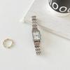 Relógio Feminino de Corrente com Pulseira de Aço Aparência Alta Estudante Estilo Frio Nicho Francês Luxo Leve Elegante Mostrador Pequeno Quadrado Feminino