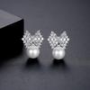 Aretes Jinse al por mayor de cobre con incrustaciones de circonita y perla de concha, aretes de lazo versátiles de Corea del Sur, venta al por mayor para mujer