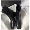 Botines de estilo coreano con punta cuadrada, tacón grueso y diseño estilizado, perfectos para principios del otoño de 2026, una opción chic y elegante para mujer, y con forro de felpa para mayor calidez en otoño e invierno